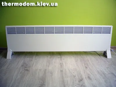 Конвектор на ніжках у дитячій кімнаті