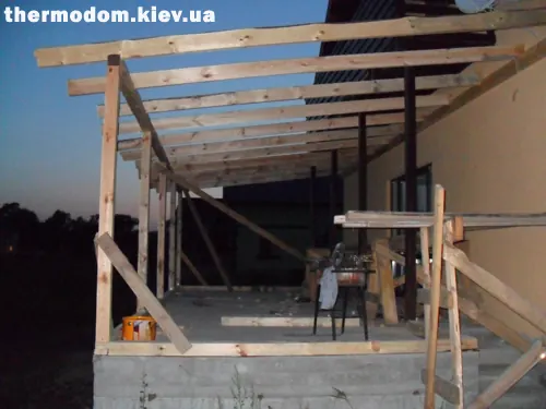 Каркас террасы в конце второго дня