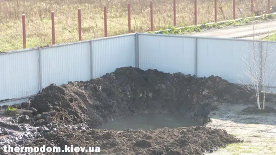 Щойно викопана копанка 5x3x2 м