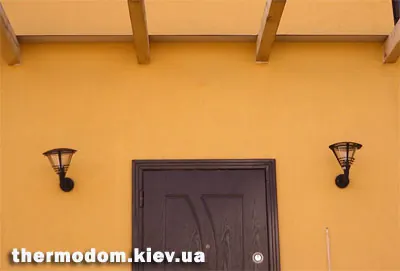 Металеві відливи над балконними балками