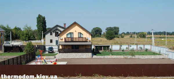 Панорама термодома и участка летом 2012