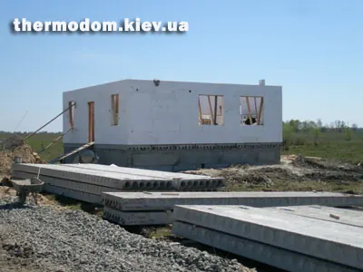Внутрішні перестінки на першому поверсі