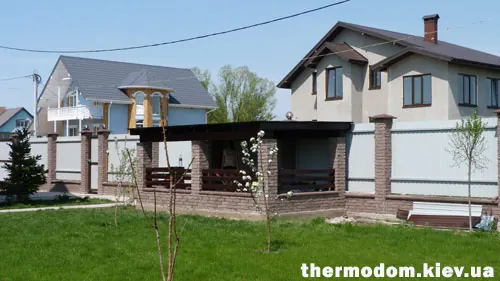 Готовый хозблок с крышей из профнастила