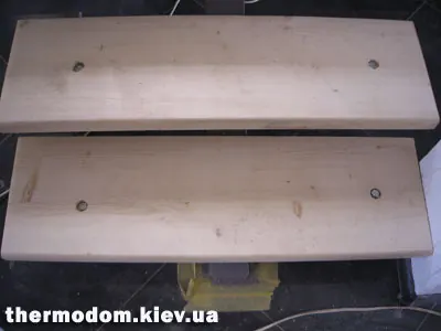 Крепление ступеней к каркасу винтами