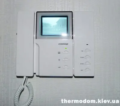 Монитор видеодомофона Commax с трубкой